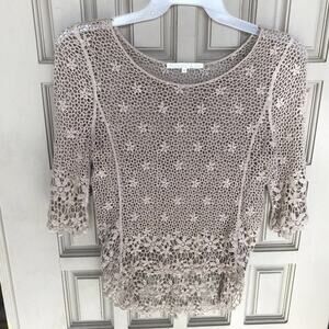Mosaic&Co Crochet Top SzM Beige HI/LO Pretty Pullover 3/4 Sleeves NWOT